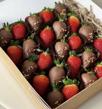 Полуниця у молочному шоколаді МІКС