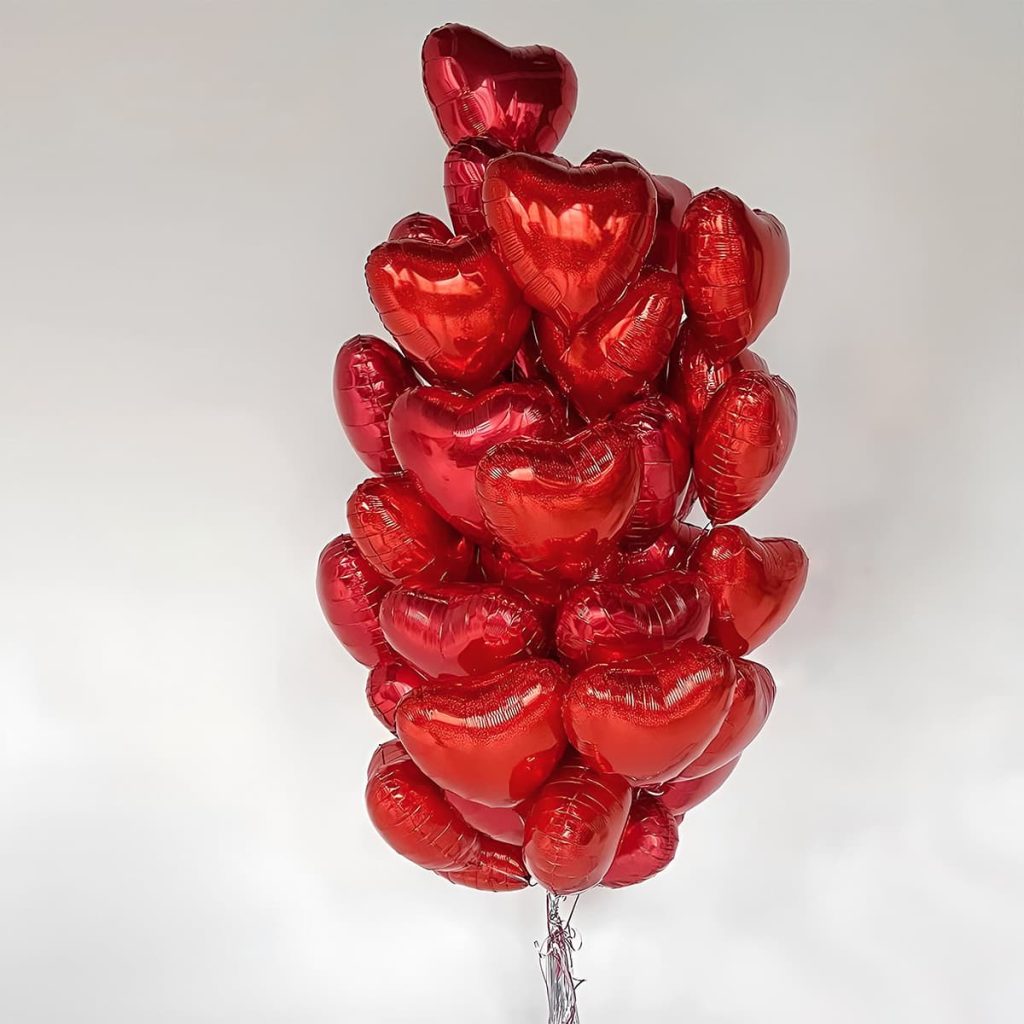Кульки-серця яскраво червоні — романтичний подарунок