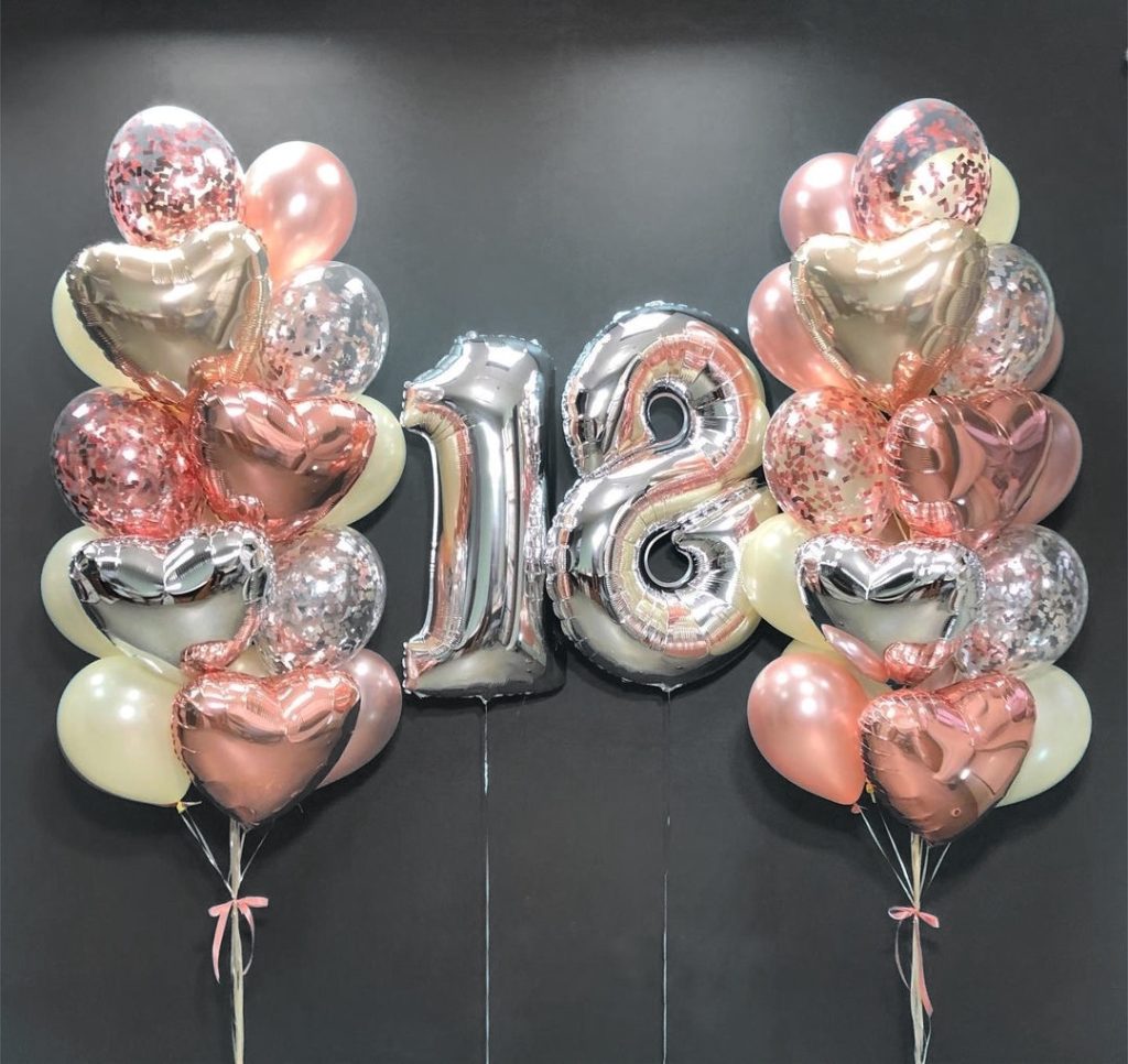 Кульки з срібними цифрами для дівчини