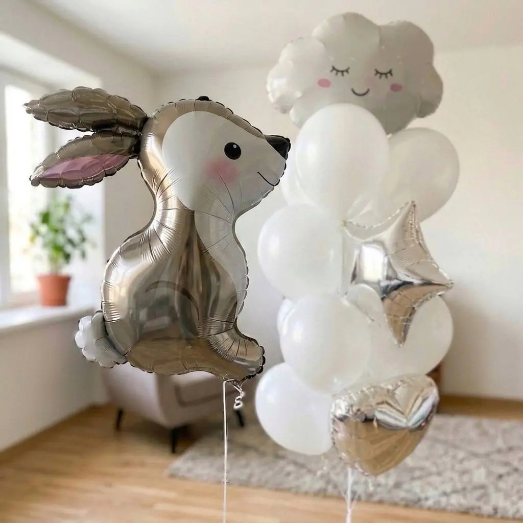 Ніжні біло-срібні кульки на виписку з пологового «Little Bunny»