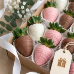Клубника в молочном, белом и розовом шоколаде «МИКС»