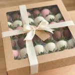 Клубника в молочном, белом и розовом шоколаде «МИКС»